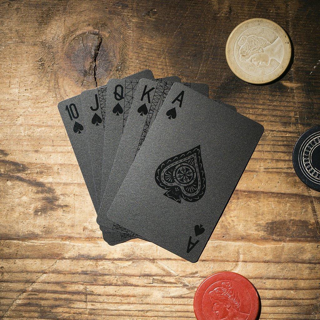 Simsiyah İskambil Kağıdı: Black Playing Cards kapak görseli